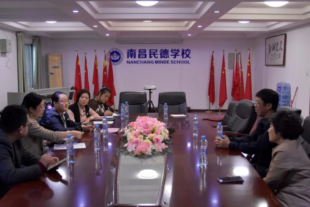南昌市無煙學(xué)校評估檢查組蒞臨南昌民德學(xué)校開展控?zé)煂ｍ?xiàng)督查
